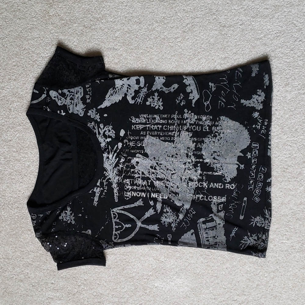 GUC Printed Short Sleeve with Black Sequins, Size XS